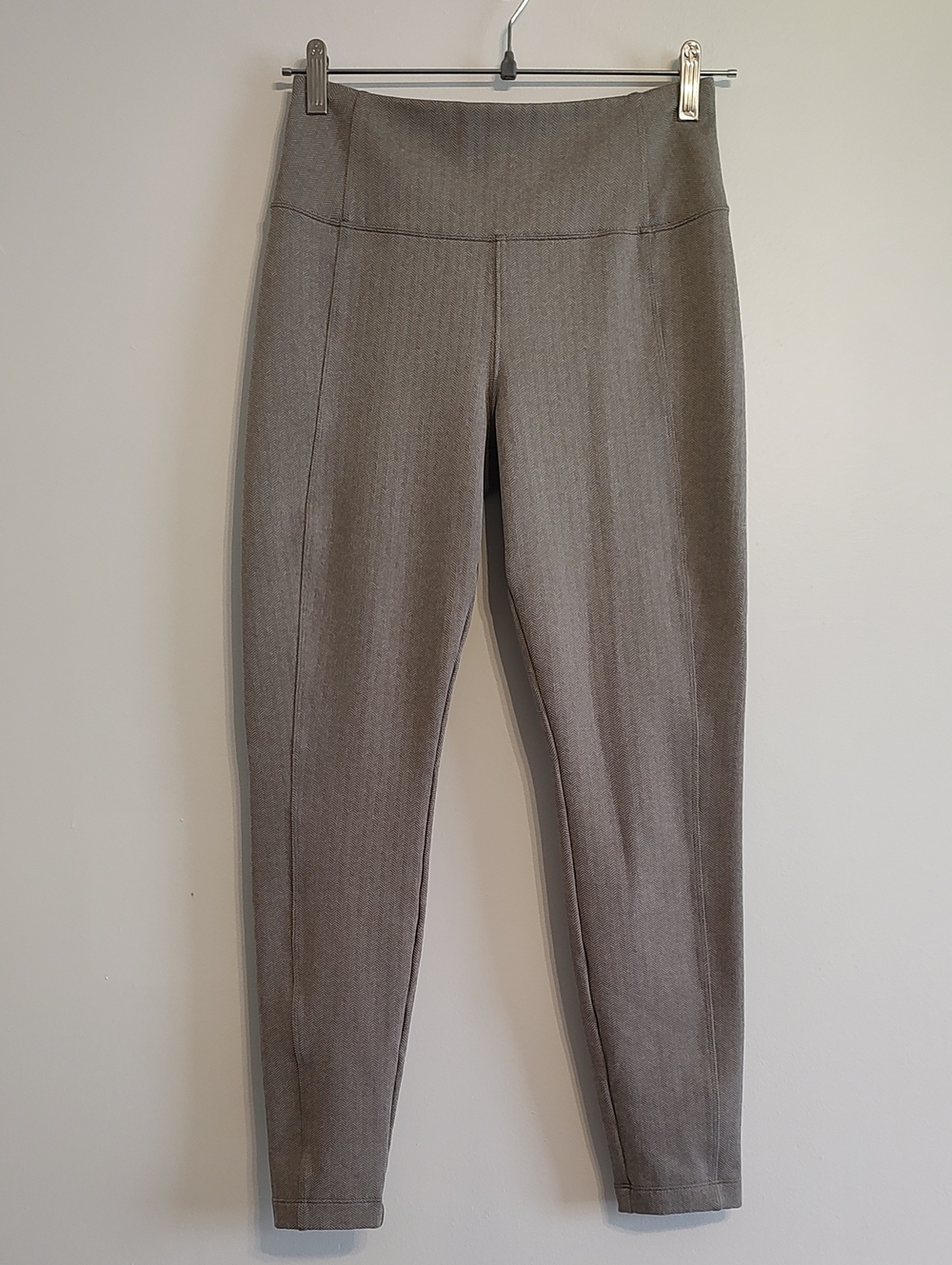 Athleta Ponte High-Rise Chevron Print Leggings in Taupe